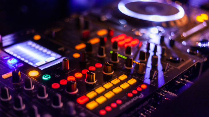 Ankara DJ Kiralama | Doğum Günü Partilerinde Profesyonel DJ Hizmeti