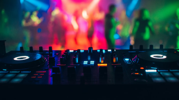 Kurumsal Etkinliklerde Profesyonel DJ Hizmetinin Önemi | Ankara DJ Kiralama